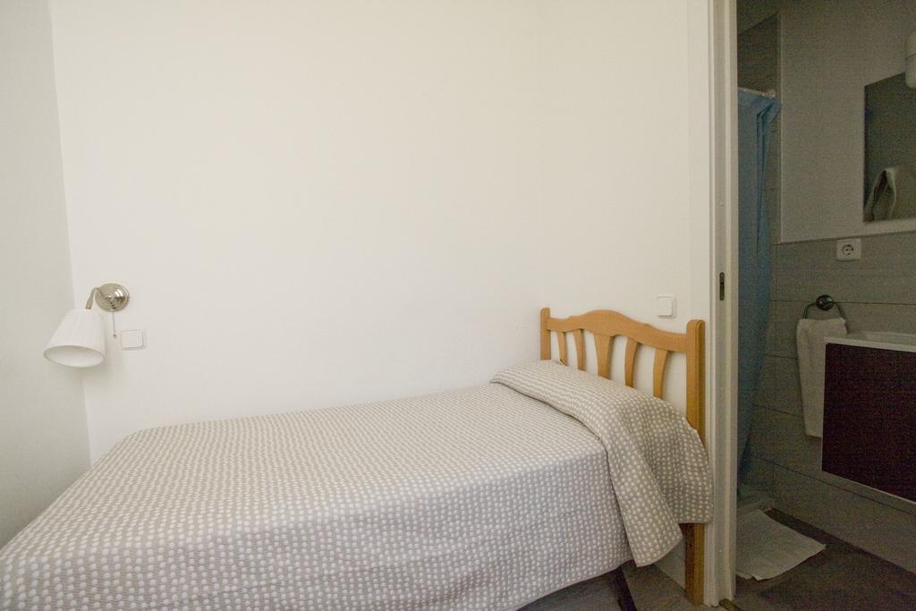 Hostal Trevinca Madrid Exterior foto