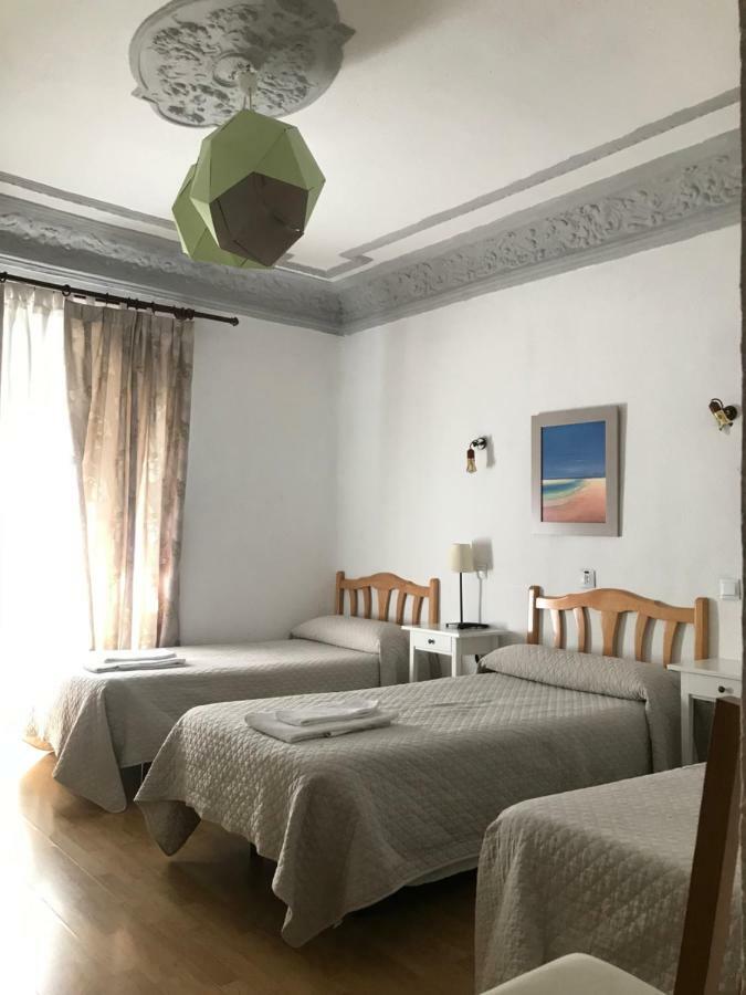 Hostal Trevinca Madrid Exterior foto