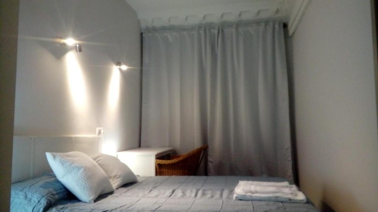 Hostal Trevinca Madrid Exterior foto
