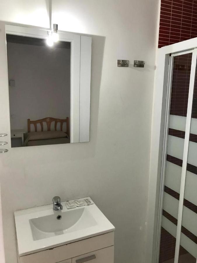 Hostal Trevinca Madrid Exterior foto